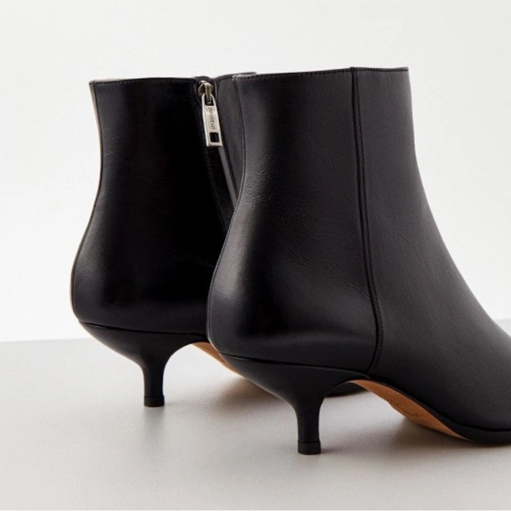 Sports Max Viale Boots. Size 37 US Size 7. 100% Leather. New In Box. MSRP $945 - Picture 4 of 10